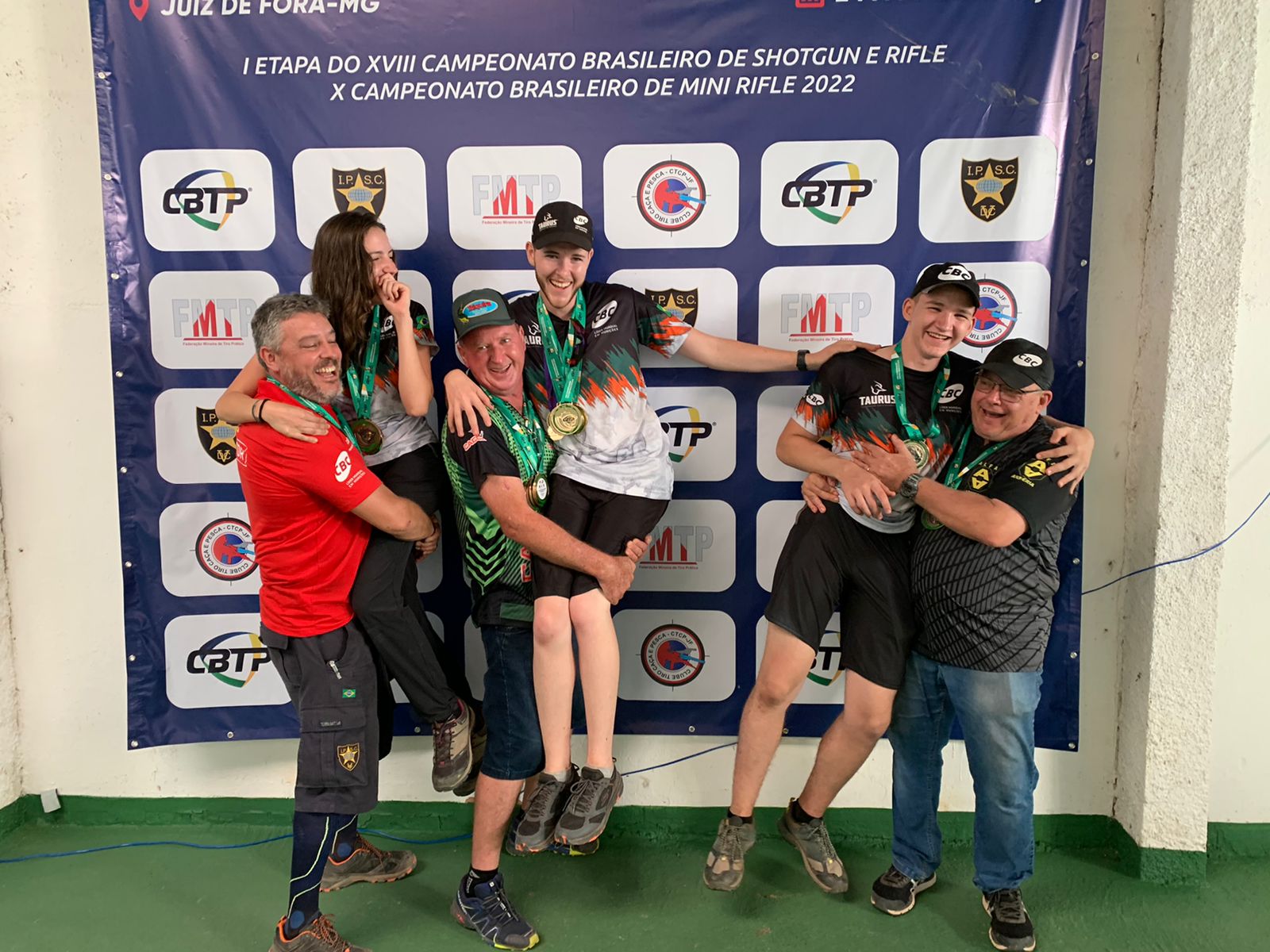 Campeões de Equipe Família da I Etapa de Armas Longas 2022